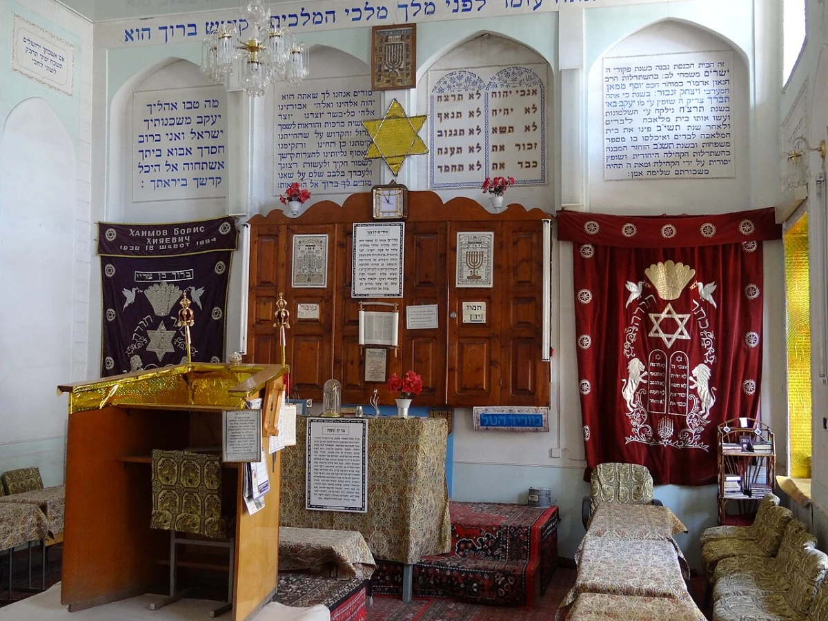 ‘Queenistan’: How Bukharian Jews Rebuilt a Central Asian Community in Queens