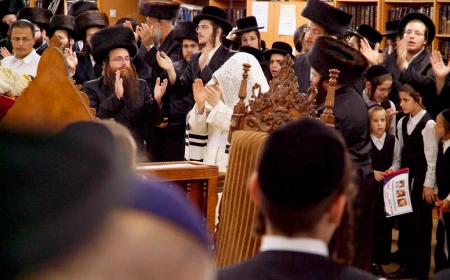 Hotoni at Beth Bechor in Briarwood Continues Bukharian Simchat Torah Tradition